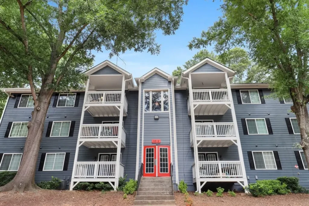 Night hawk apartment building